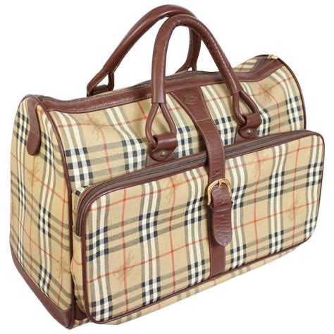 sacoche burberry beige|Burberry duffle bag men's.